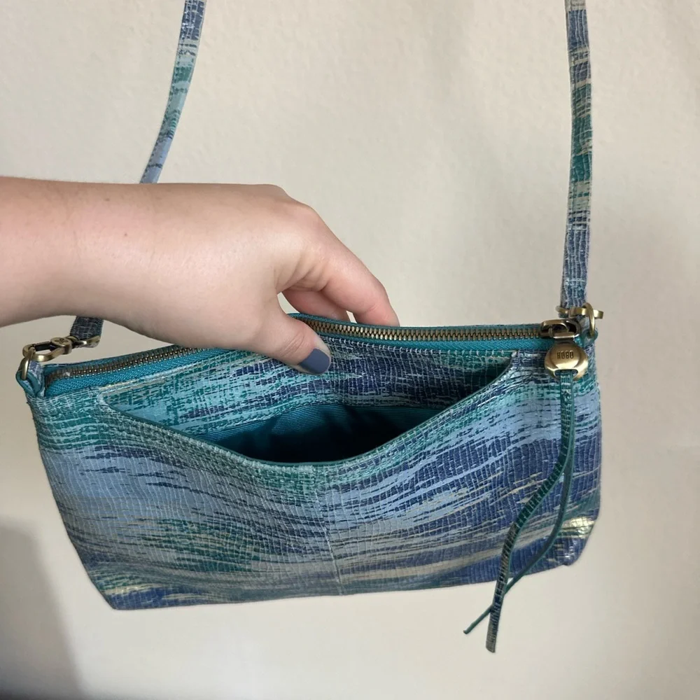 Hobo Darcy Cracked Glass Leather Crossbody - Picture 11 of 14
